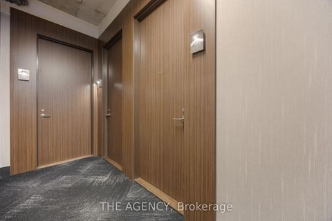 Photo 4 at 1011 - 560 King Street W, Waterfront Communities C1, Toronto