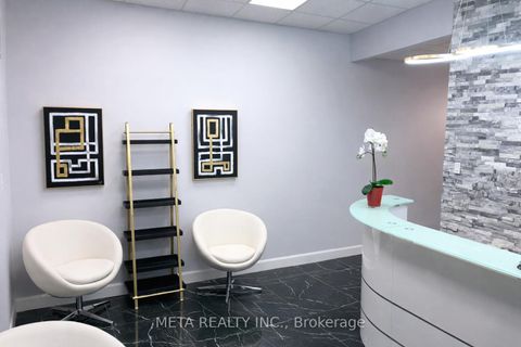 Photo 2 at B10 - 2761 Markham Road, Rouge E11, Toronto