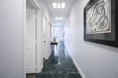 Photo 4 at B10 - 2761 Markham Road, Rouge E11, Toronto