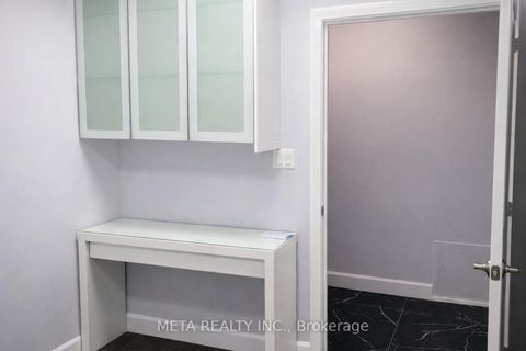 Photo 14 at B10 - 2761 Markham Road, Rouge E11, Toronto