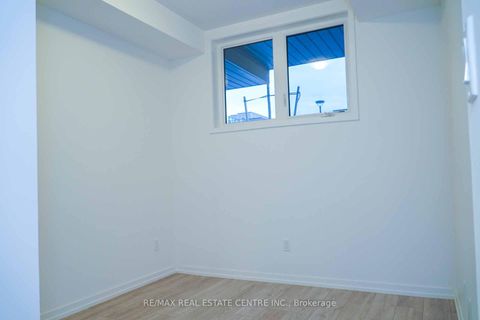 Photo 20 at 24 - 14 Lytham Green Circle, Glenway Estates, Newmarket