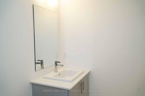 Photo 24 at 24 - 14 Lytham Green Circle, Glenway Estates, Newmarket