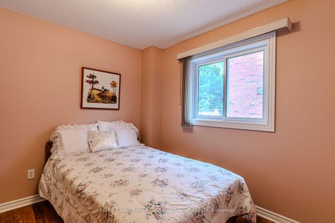 Photo 7 at 43 Cheltenham Road, Georgian Drive, Barrie