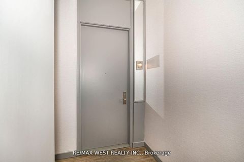 Photo 8 at 333 - 380 Macpherson Avenue, Casa Loma, Toronto