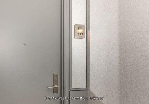 Photo 9 at 333 - 380 Macpherson Avenue, Casa Loma, Toronto