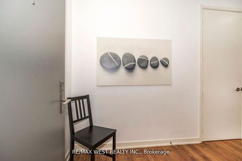 Photo 10 at 333 - 380 Macpherson Avenue, Casa Loma, Toronto