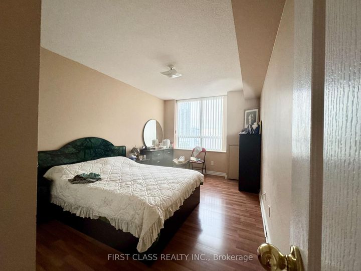 Photo 2 at 807 - 115 Omni Drive, Bendale, Toronto