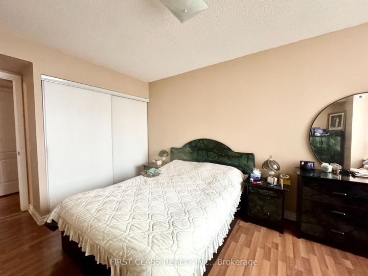 Photo 3 at 807 - 115 Omni Drive, Bendale, Toronto