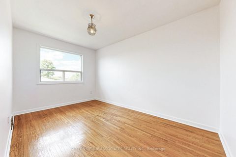 Photo 22 at 22 Woodenhill Court, Eglinton West, Toronto