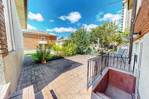 Photo 41 at 22 Woodenhill Court, Eglinton West, Toronto