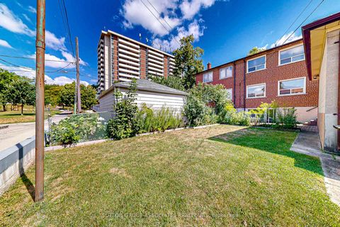 Photo 45 at 22 Woodenhill Court, Eglinton West, Toronto