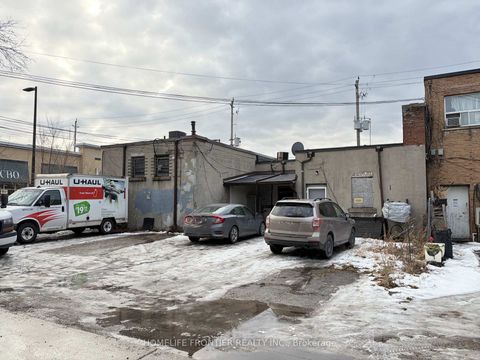 Photo 2 at 1019 Coxwell Avenue, East York, Toronto