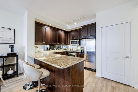 Photo 8 at 2707 - 628 Fleet Street, Niagara, Toronto