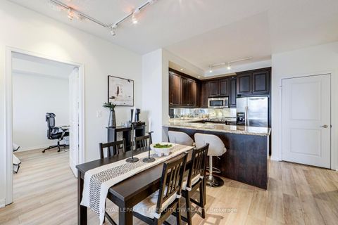 Photo 11 at 2707 - 628 Fleet Street, Niagara, Toronto