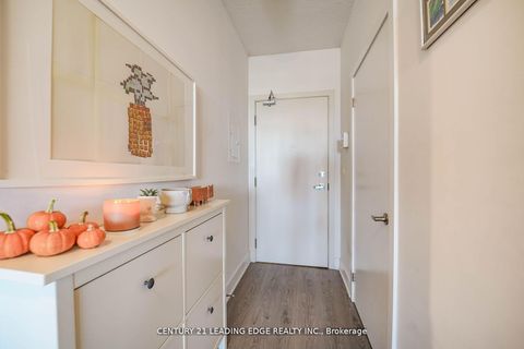 Photo 5 at 525 - 99 The Donway West, Don Mills, Toronto