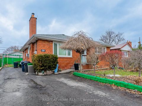 Photo 2 at 120 Redwater Drive, Kipling, Toronto