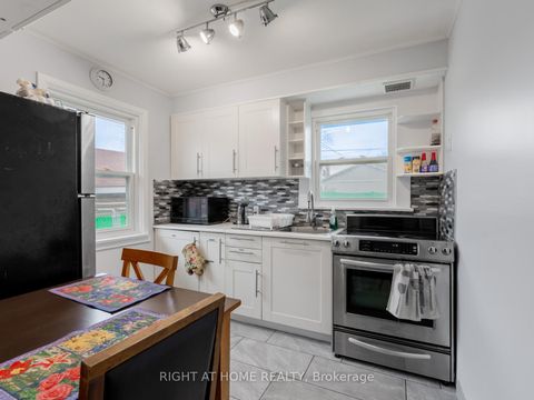 Photo 4 at 120 Redwater Drive, Kipling, Toronto