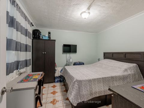 Photo 9 at 120 Redwater Drive, Kipling, Toronto