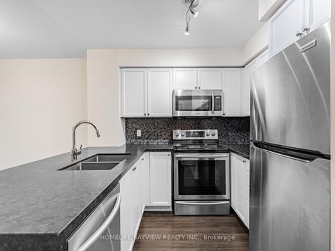 Photo 5 at 1015 - 18 Parkview Avenue, Willowdale East, Toronto