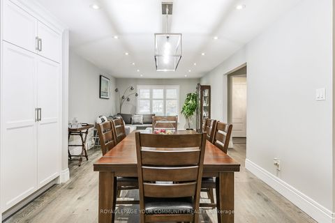 Photo 9 at 28 Bishopsbridge Crescent, Oak Ridges Lake Wilcox, Richmond Hill