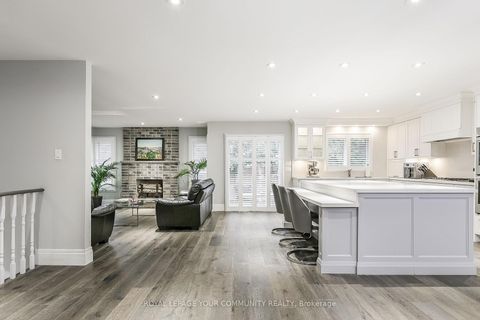 Photo 16 at 28 Bishopsbridge Crescent, Oak Ridges Lake Wilcox, Richmond Hill