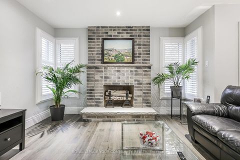 Photo 17 at 28 Bishopsbridge Crescent, Oak Ridges Lake Wilcox, Richmond Hill