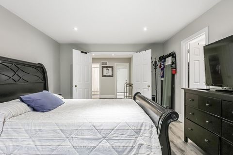 Photo 21 at 28 Bishopsbridge Crescent, Oak Ridges Lake Wilcox, Richmond Hill