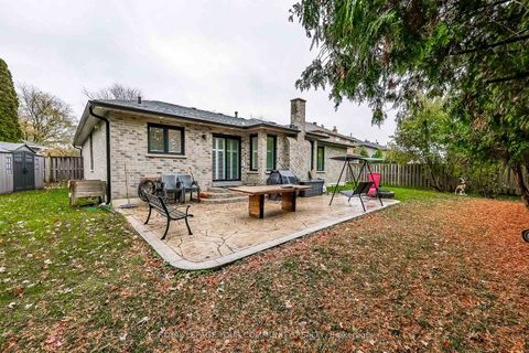 Photo 26 at 28 Bishopsbridge Crescent, Oak Ridges Lake Wilcox, Richmond Hill