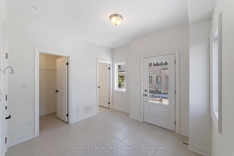 Photo 2 at 36 - 260 Melody Common, RO River Oaks, Oakville