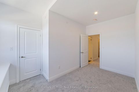 Photo 17 at 48 - 2140 Trafalgar Road, RO River Oaks, Oakville