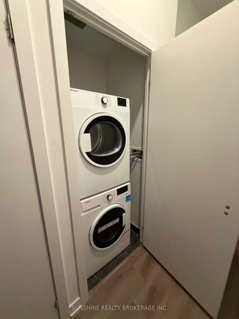 Photo 5 at 1009 - 252 CHURCH Street, Yonge Corridor, Toronto