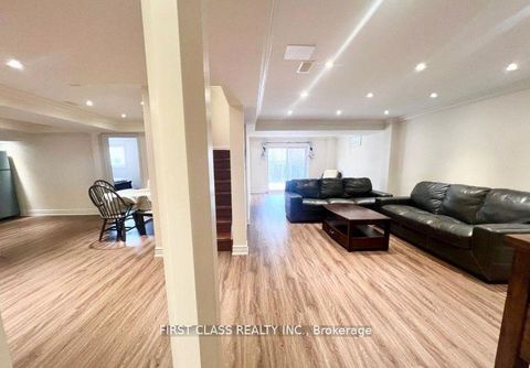 Photo 11 at 9 Wiley Avenue, Westbrook, Richmond Hill