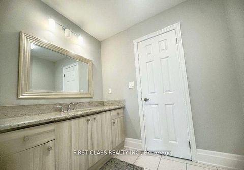 Photo 12 at 9 Wiley Avenue, Westbrook, Richmond Hill