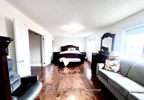 Photo 14 at 9 Wiley Avenue, Westbrook, Richmond Hill