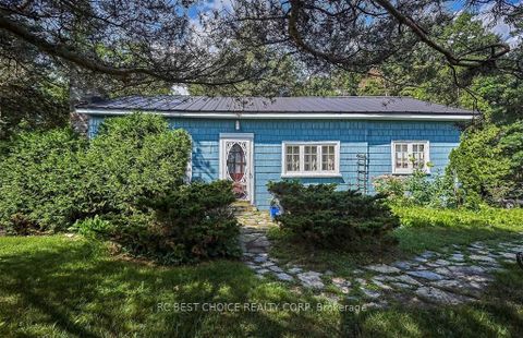 Photo 1 at 14170 Yonge Street, Aurora Estates, Aurora