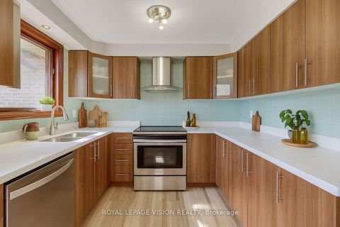 Photo 3 at 27 Westcroft Drive, West Hill, Toronto