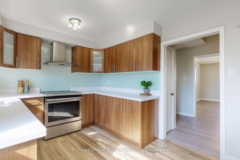 Photo 4 at 27 Westcroft Drive, West Hill, Toronto