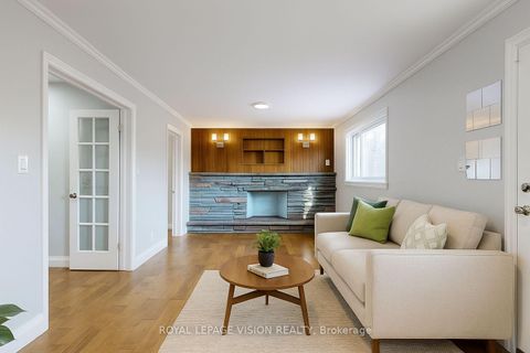 Photo 9 at 27 Westcroft Drive, West Hill, Toronto