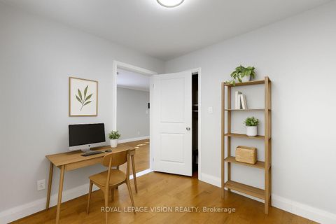 Photo 11 at 27 Westcroft Drive, West Hill, Toronto