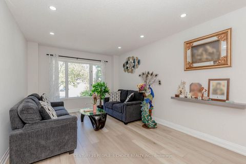 Photo 10 at 47 Blair Crescent, Grove East, Barrie