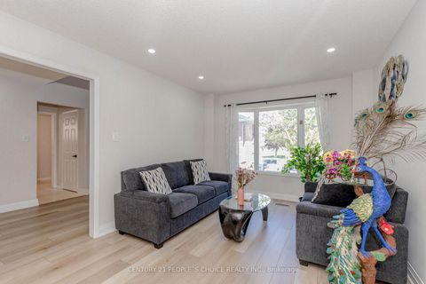 Photo 11 at 47 Blair Crescent, Grove East, Barrie