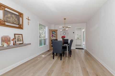 Photo 14 at 47 Blair Crescent, Grove East, Barrie