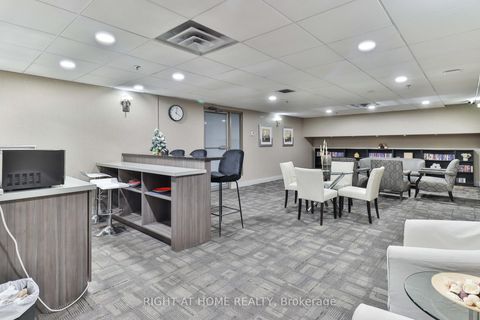 Photo 5 at 611 - 309 Major Mackenzie Drive E, Harding, Richmond Hill