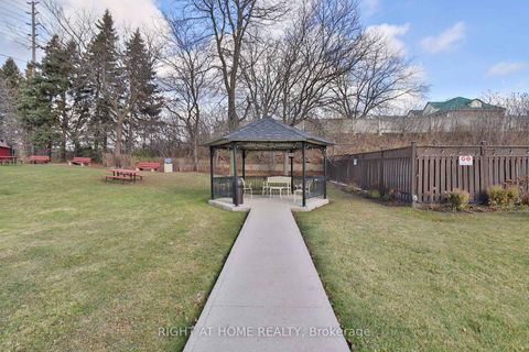 Photo 14 at 611 - 309 Major Mackenzie Drive E, Harding, Richmond Hill