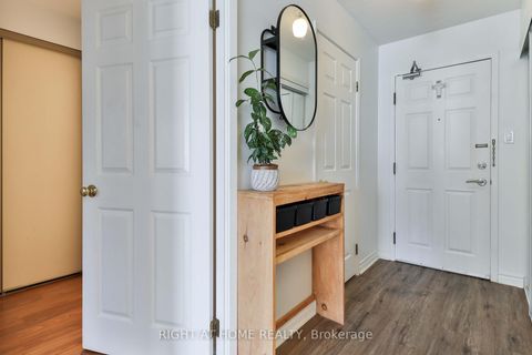 Photo 15 at 611 - 309 Major Mackenzie Drive E, Harding, Richmond Hill