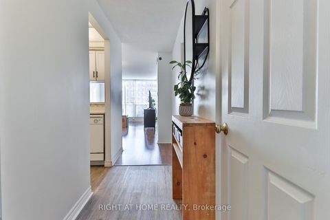 Photo 16 at 611 - 309 Major Mackenzie Drive E, Harding, Richmond Hill