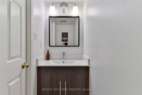 Photo 18 at 611 - 309 Major Mackenzie Drive E, Harding, Richmond Hill