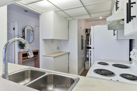 Photo 21 at 611 - 309 Major Mackenzie Drive E, Harding, Richmond Hill