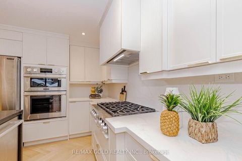 Photo 9 at 786 Euclid Avenue, Annex, Toronto