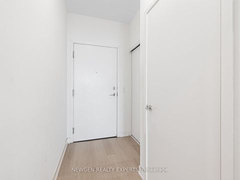 Photo 5 at 824 - 859 The Queensway, Queensway, Toronto